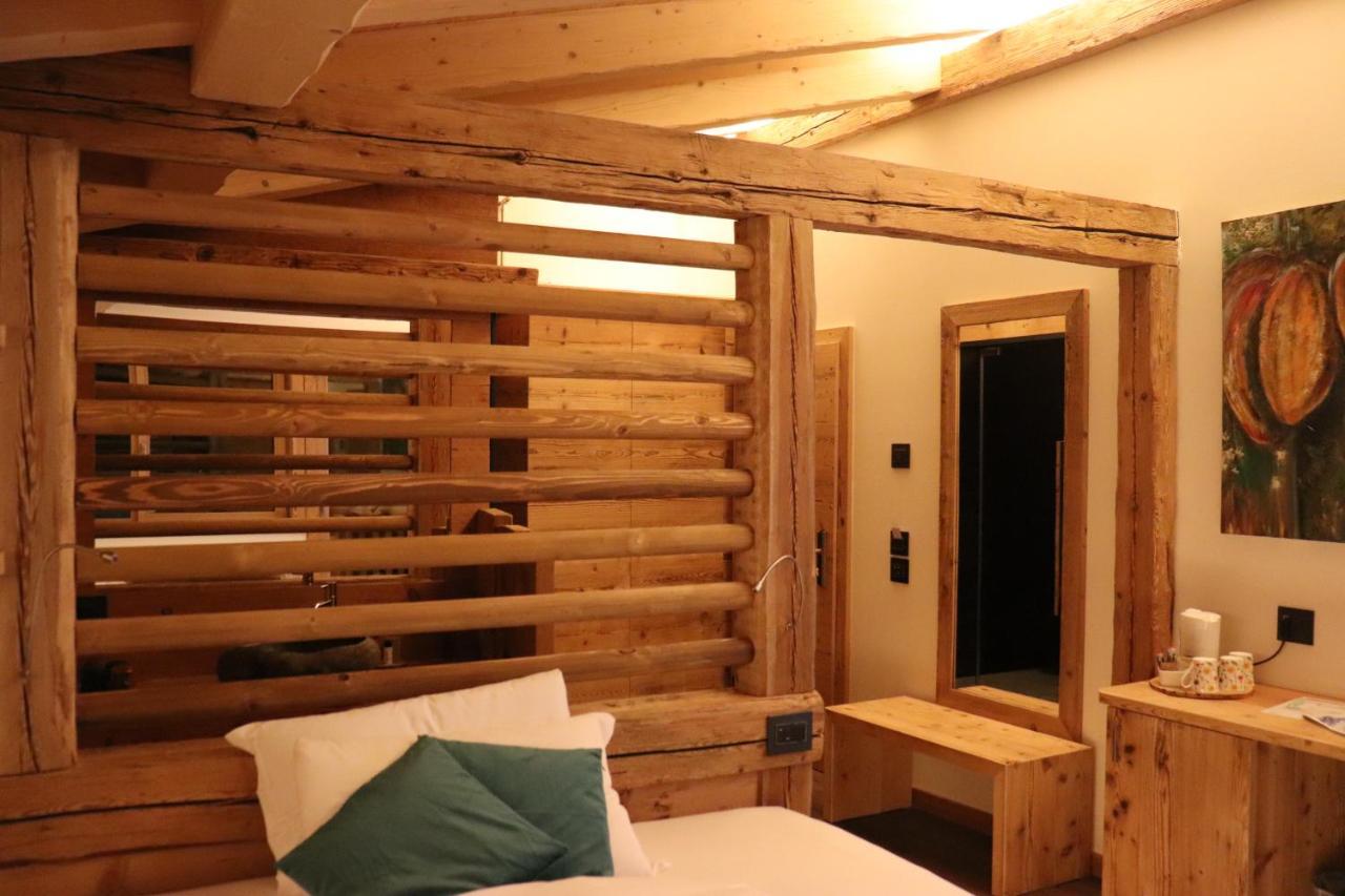 Hotel Ciasa Lorenzi กอร์ตินาดัมเปซโซ ภายนอก รูปภาพ