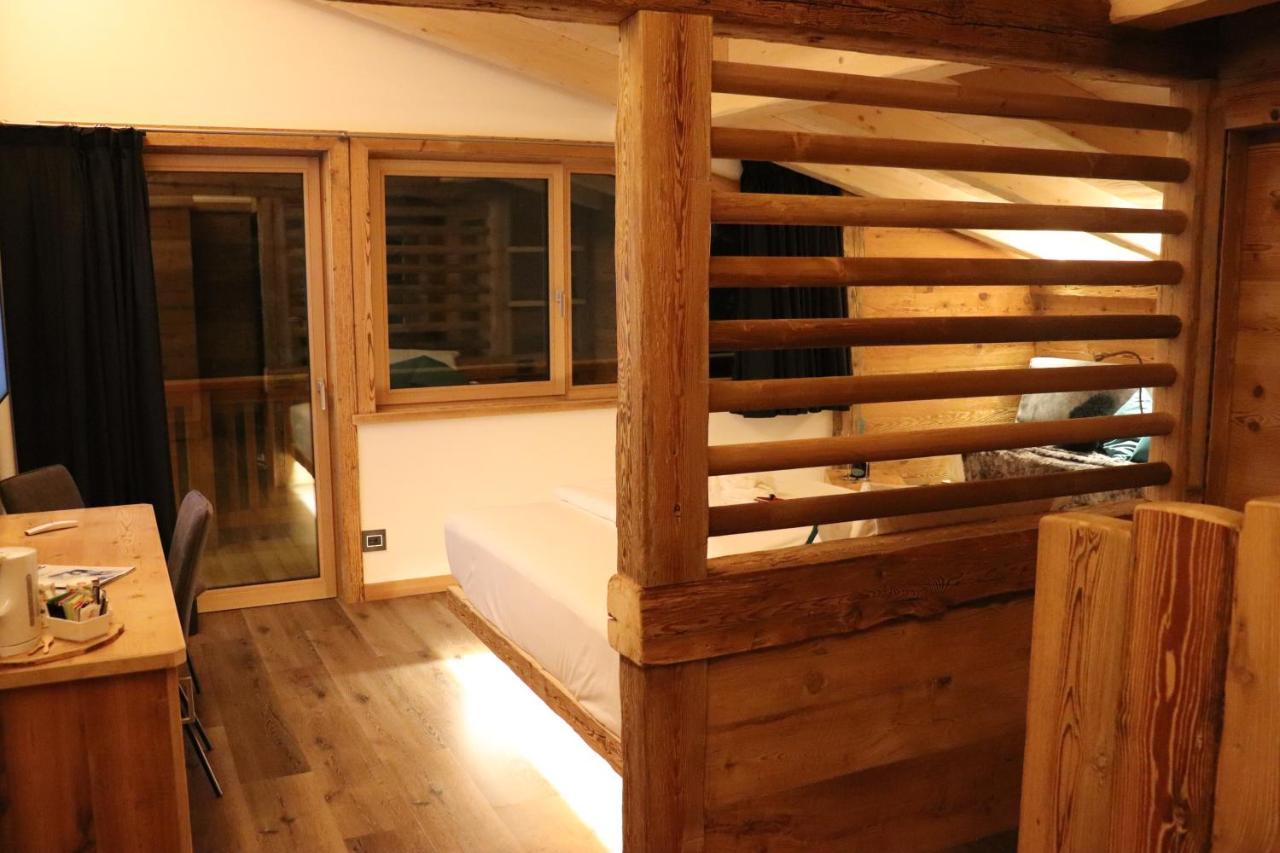 Hotel Ciasa Lorenzi กอร์ตินาดัมเปซโซ ภายนอก รูปภาพ