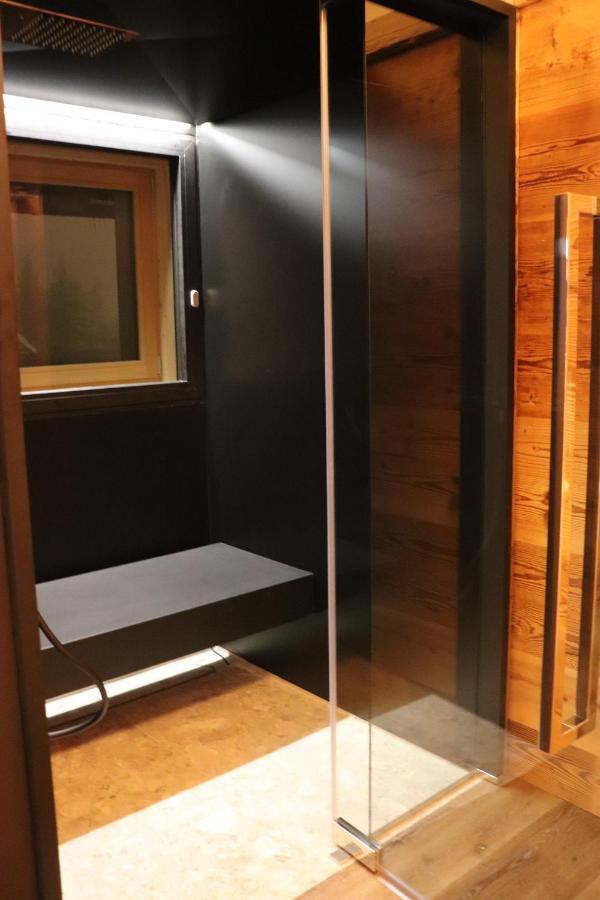 Hotel Ciasa Lorenzi กอร์ตินาดัมเปซโซ ภายนอก รูปภาพ