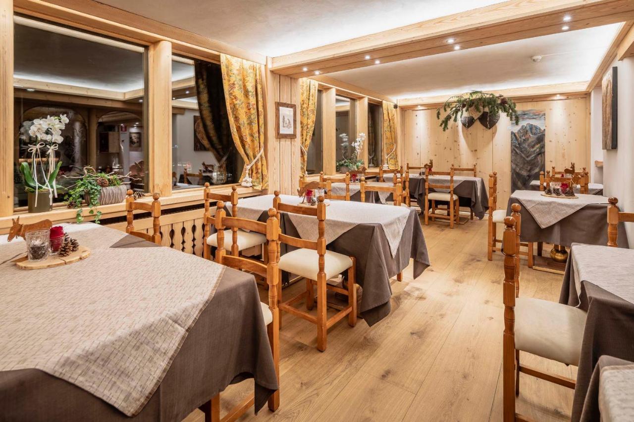 Hotel Ciasa Lorenzi กอร์ตินาดัมเปซโซ ภายนอก รูปภาพ